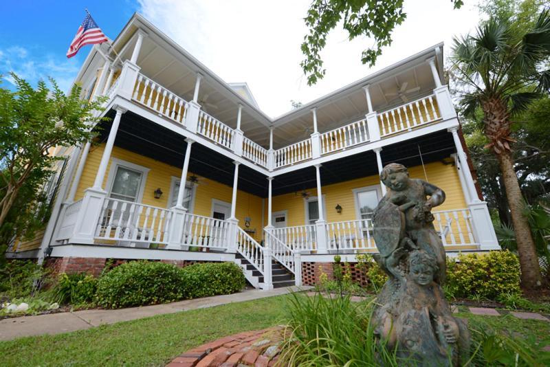 Coombs Inn & Suites Apalachicola Exterior foto